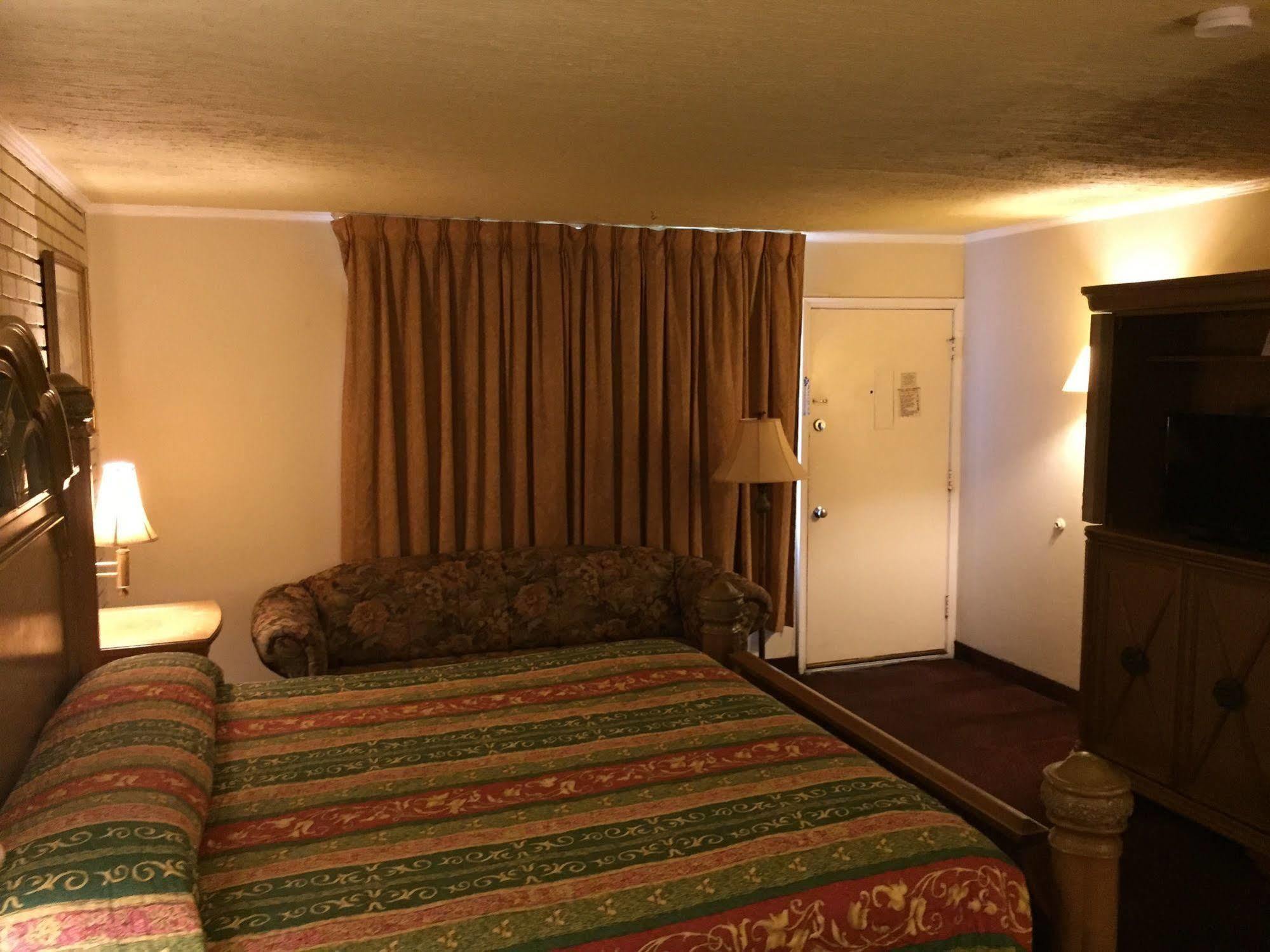La Hacienda Hotel Laredo Exterior photo