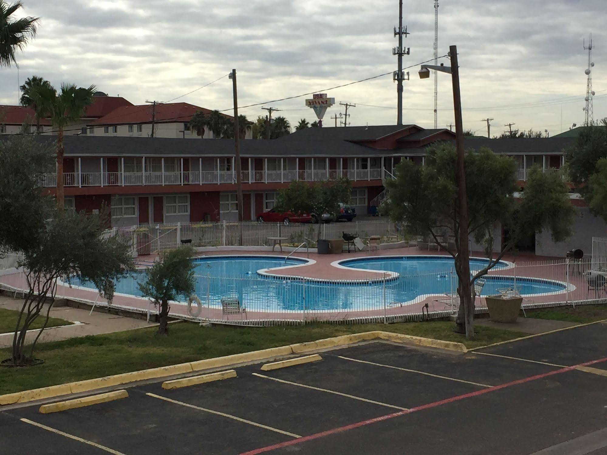 La Hacienda Hotel Laredo Exterior photo